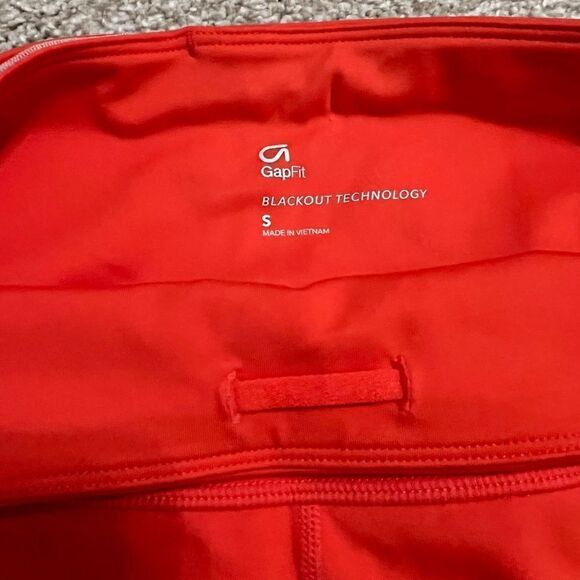 GAPFIT High Rise Blackout Leggings ❤️ - Picture 3 of 5